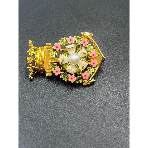 Joan Rivers Vintage Signed Queen Mary Gold Tone White Enamel Rose Crown Brooch - Picture 3 of 9